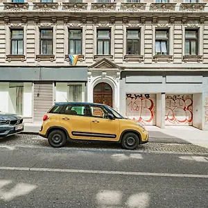 Easy Flat Mariahilf Living Appartamento