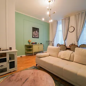 Mint 13 @ Mariahilf Apartamento