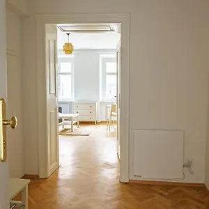 Apartment Barnabitengasse, Vienna